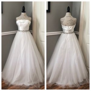 NEW JOVANI SZ 2 WHITE SATIN JEWEL TULLE FORMAL BALL GOWN